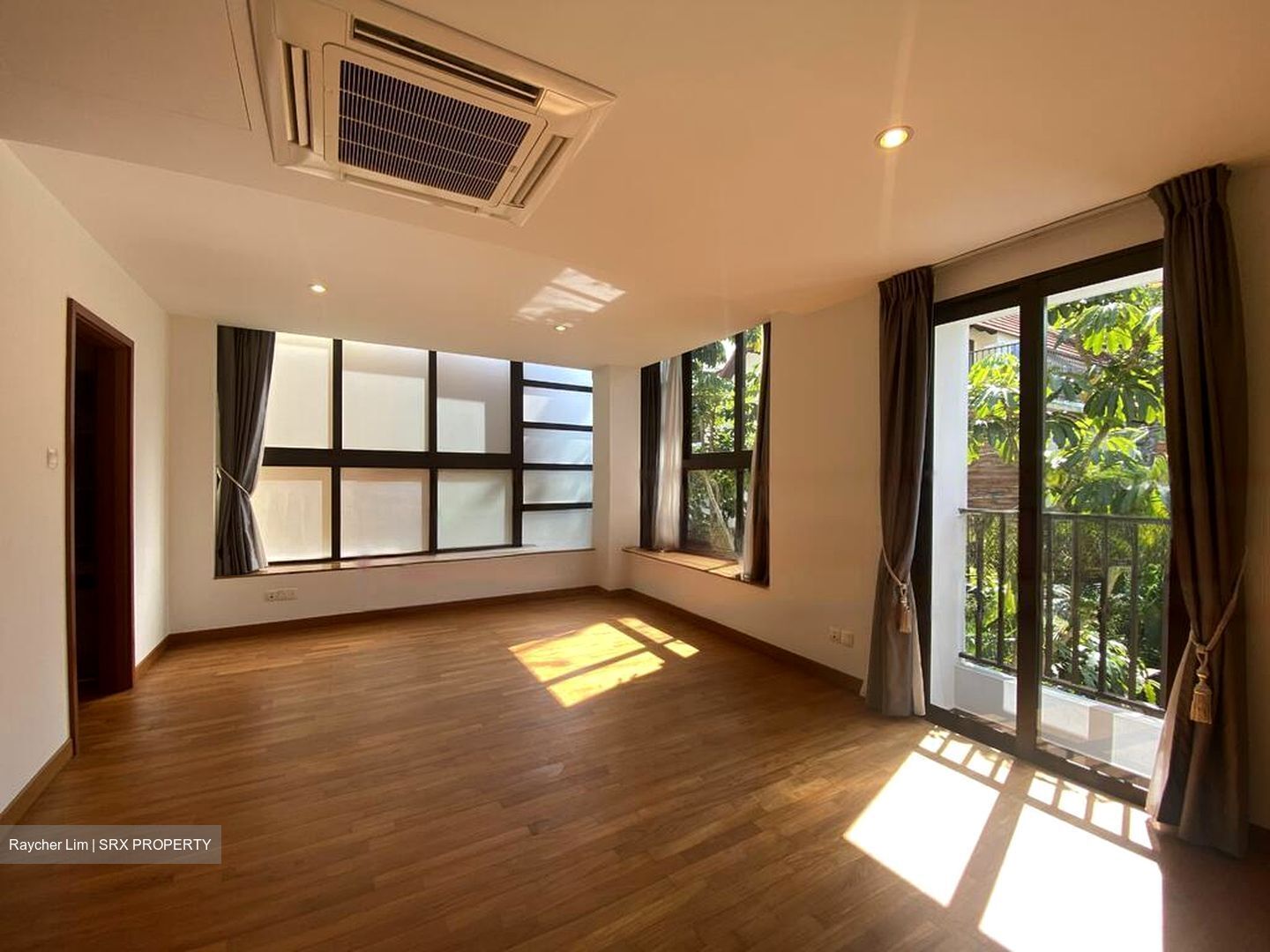Lornie Road (D11), Terrace #466808631
